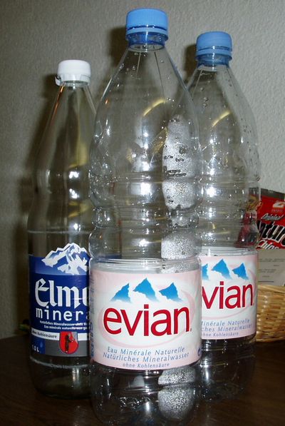 水